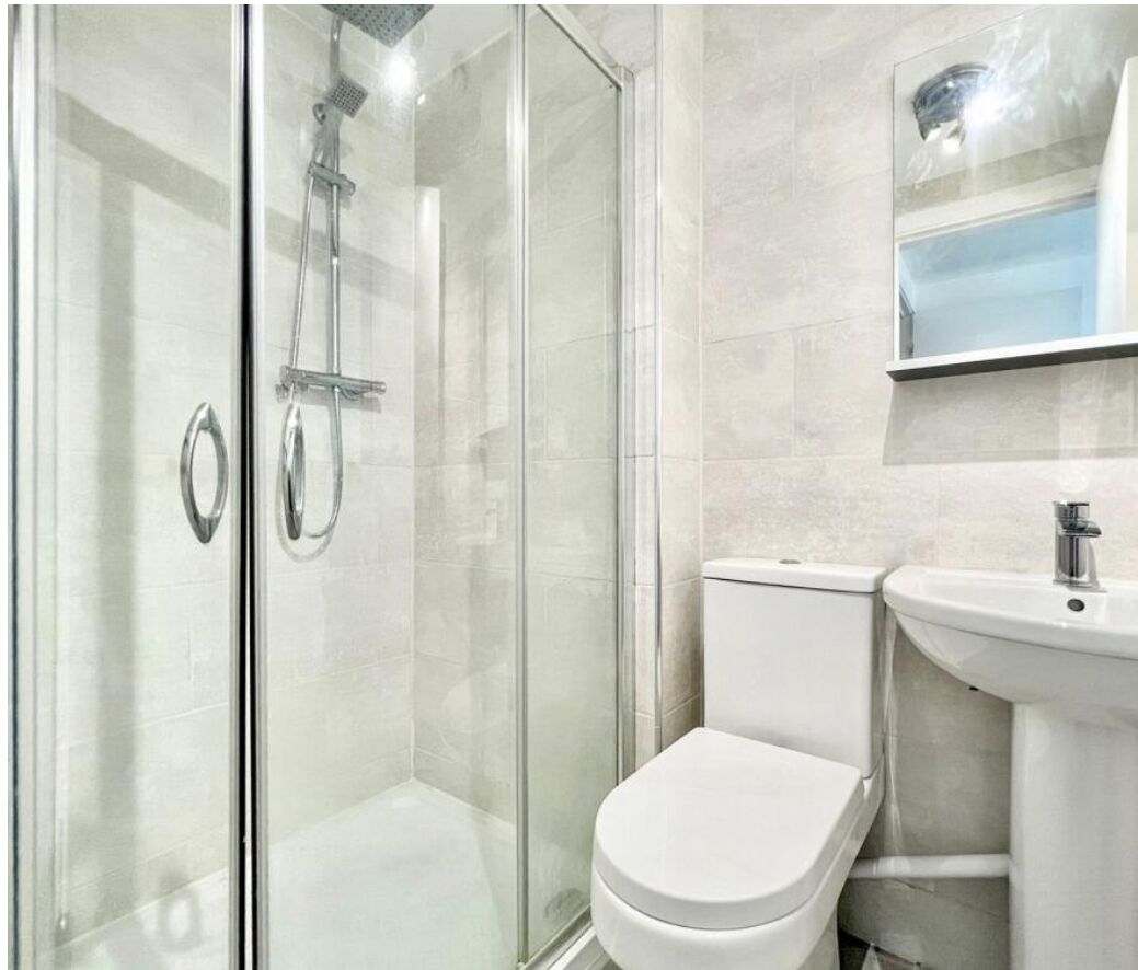 Shower, jetted tub, hair dryer, towels