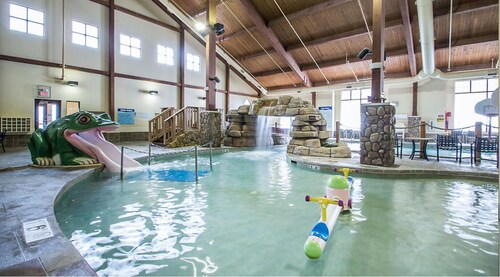 CHRISTMAS MOUNTAIN WISCONSIN DELLS 3 BEDROOM/2 KITCHENS/3 BATH