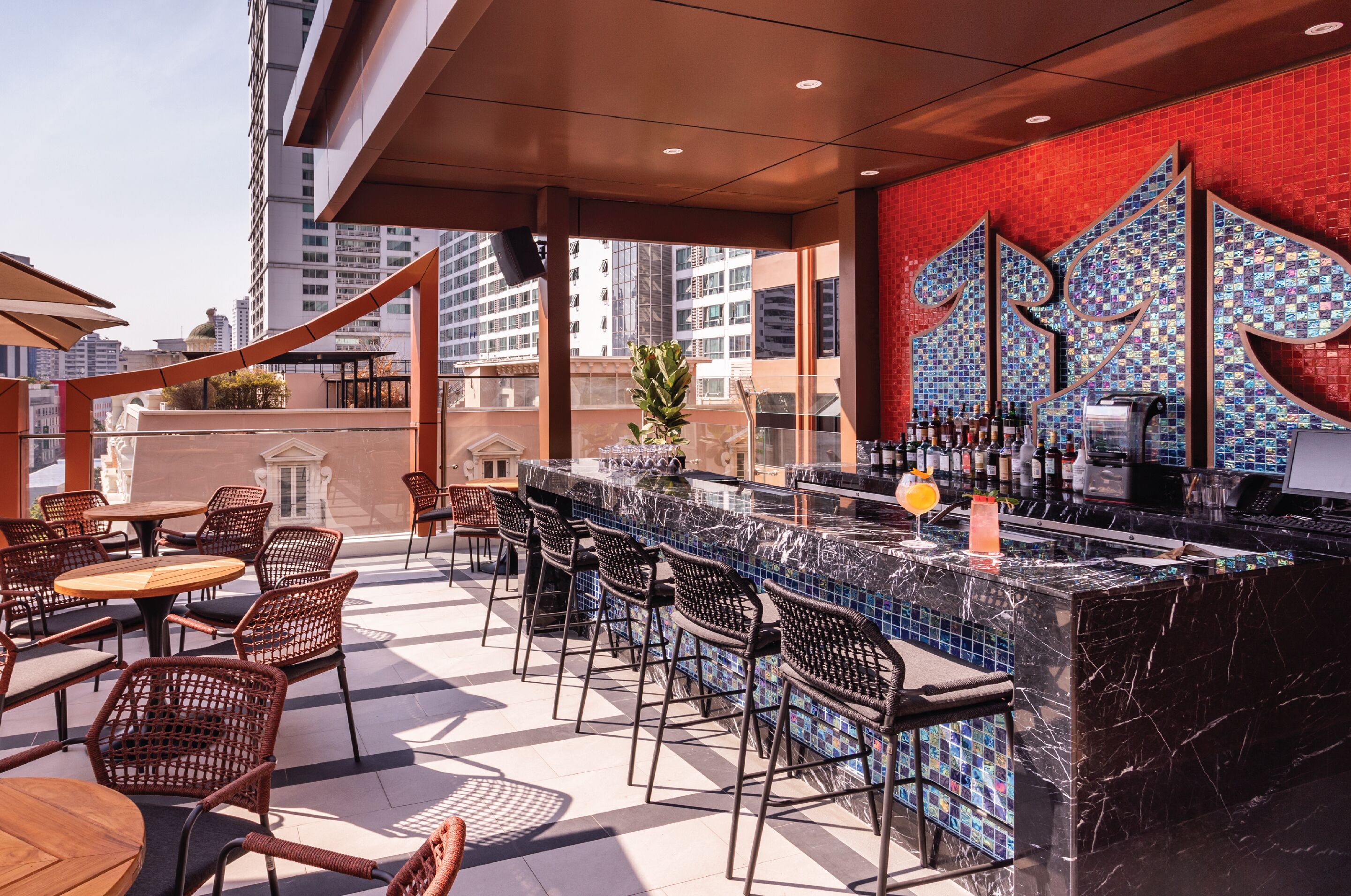 Poolside bar