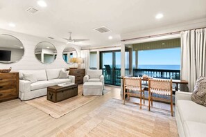 Smart TV, offices - Latitude 29 Unit 21 (Panama City Beach)