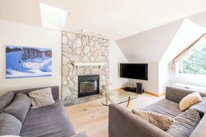 Smart TV, fireplace, offices
