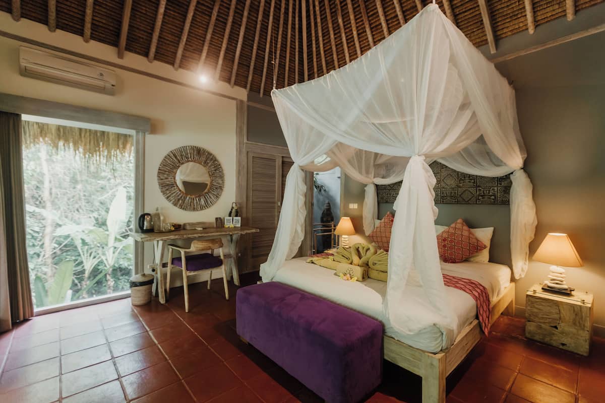 Familie tweepersoonskamer, uitzicht op tuin | Luxe beddengoed, donsdekens, pillowtop-bedden, een kluis op de kamer