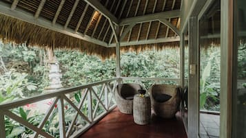 Bungalow Keluarga | Teras/patio