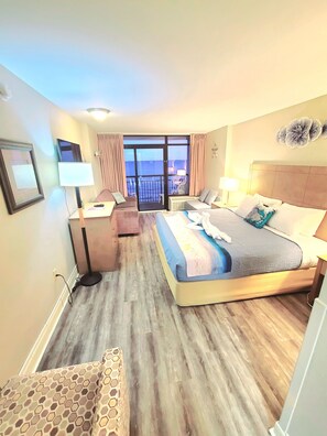 1 bedroom, iron/ironing board, travel cot, free WiFi - Ocean Front King Suite Landmark Heated pools (Myrtle Beach)