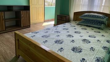 1 chambre, fer et planche Ă  repasser, Wi-Fi, draps fournis