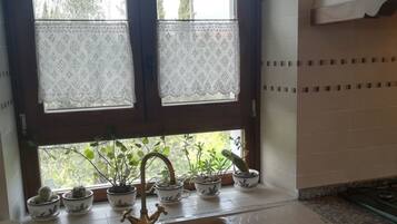 Frigorifero, microonde, forno, lavastoviglie