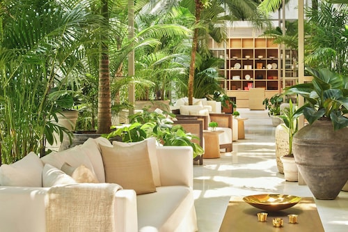 The Singapore EDITION