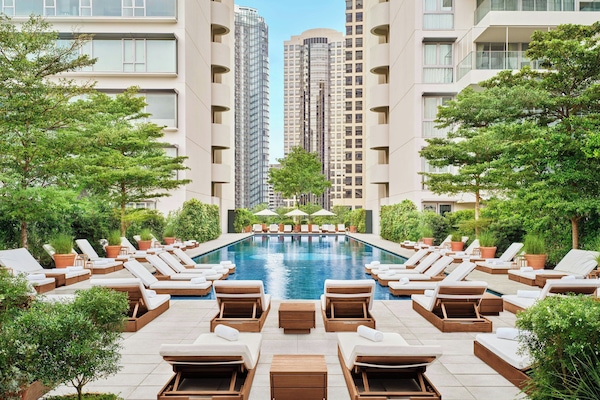 Deluxe Double, Larger Guest room, 2 Double, City view | Property amenity