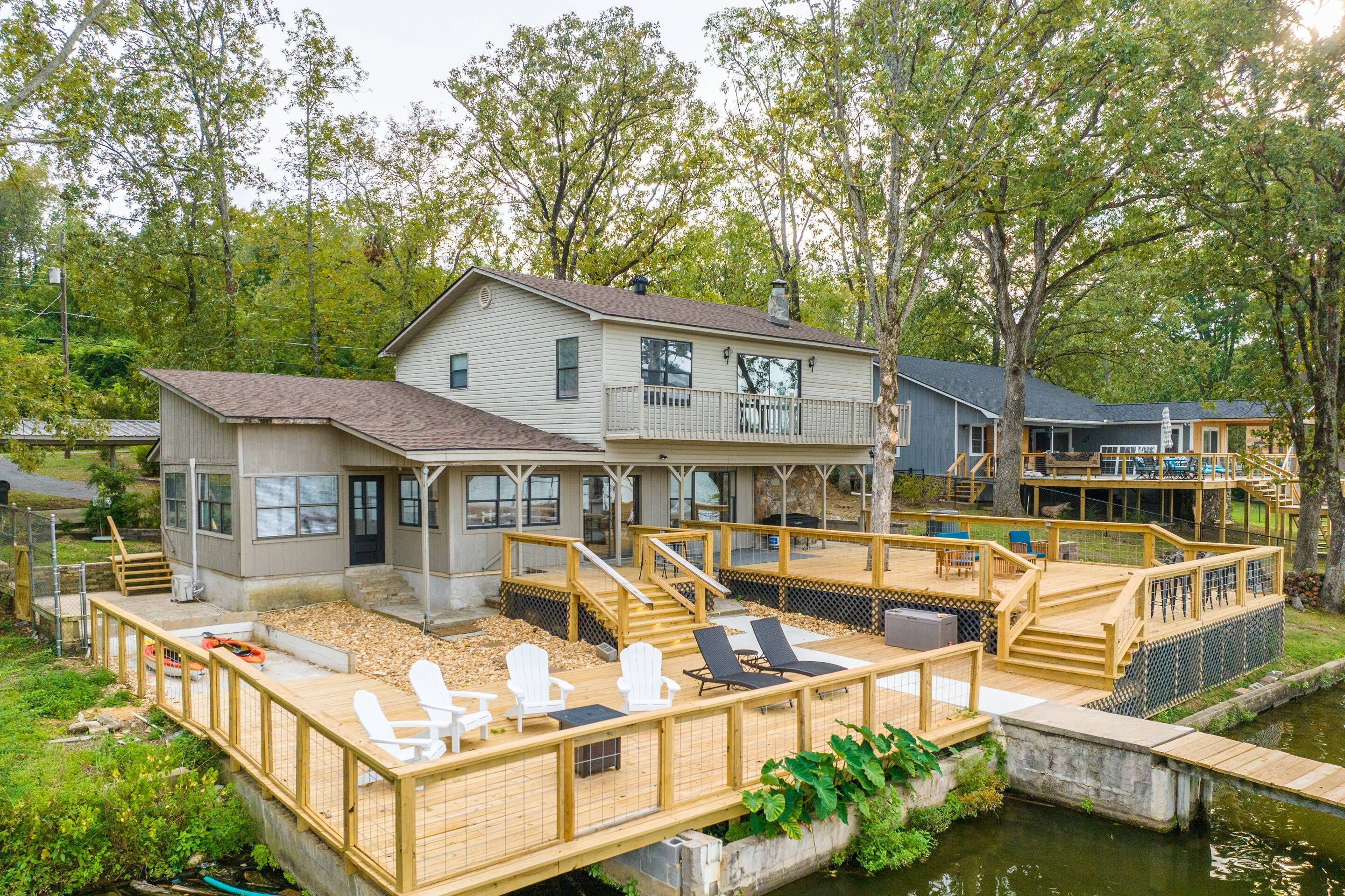 Ultimate Lakefront Getaway | Spacious Deck & Water Activities | Family Fun