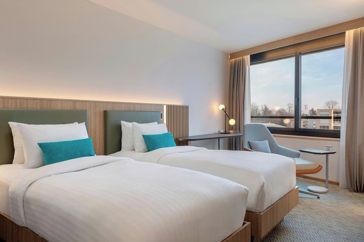 Premium Room, 2 Twin Beds, Courtyard View | Premium bedding, minibar, in-room safe, individually furnished