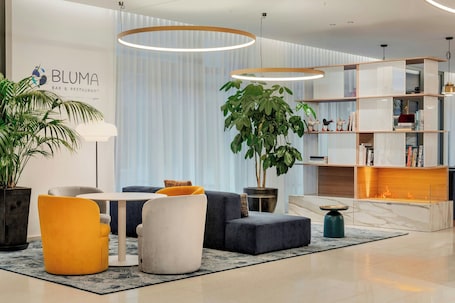 Lobby lounge. Courtyard By Marriott Biel/Bienne
