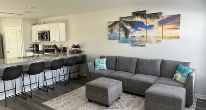 New Two story Cozy House Near Warm Mineral Springs