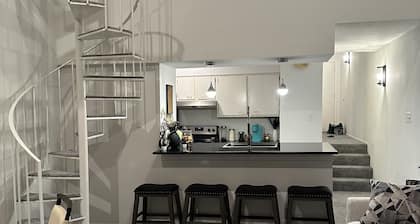 Lake Conroe w/Pool/Canal Views & Boat launch access & Walden's endless amenities