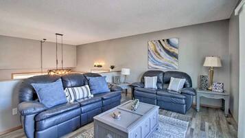 TV, fireplace, offices