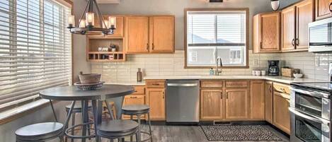 Refrigerador, microondas, horno, placa de cocina