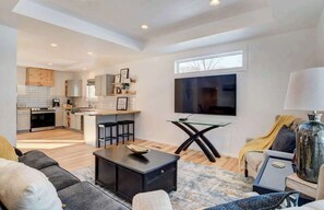 Televisión y oficina 