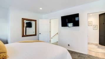 4 bedrooms, desk, iron/ironing board, WiFi