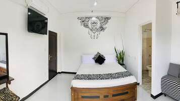 4 bedrooms, iron/ironing board, WiFi, bed sheets