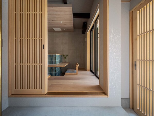 숙박 시설 입구