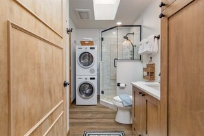 Chuveiro, secador de cabelo