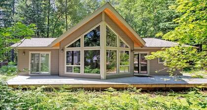 Coffee Time Cabin | Hot Tub, Wifi, Grill