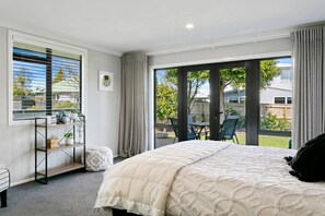 Iron/ironing board, travel cot, WiFi, bed sheets