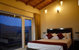 Habitación superior con 1 cama doble o 2 individuales | Sistema de insonorización