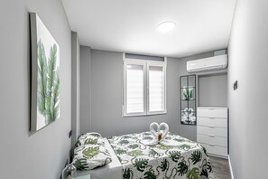 3 chambres, fer et planche à repasser, Wi-Fi, literie fournie
