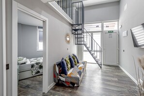 2 bedrooms, WiFi, bed sheets - Bright near 4 Caminos - REINA VICTORIA Apartment (Madrid)