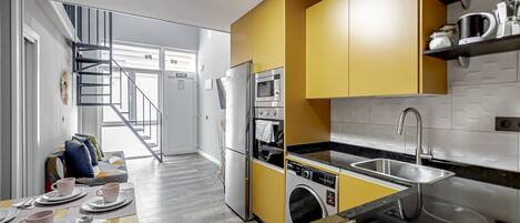 Fridge, microwave, oven, stovetop