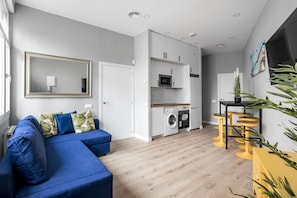 TV - Amazing near Orense street - TETUAN Apartment (Madrid)