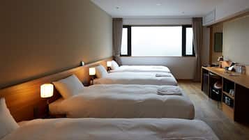 Quadruple Room | In-room safe, blackout drapes, iron/ironing board, free WiFi