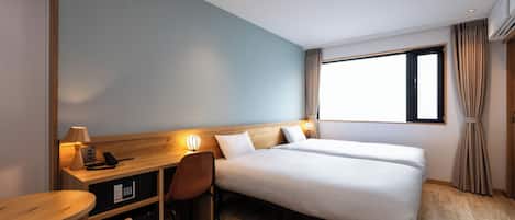 Quarto duplo luxo | Cofres nos quartos, cortinas blackout, ferros/tábuas de passar roupa