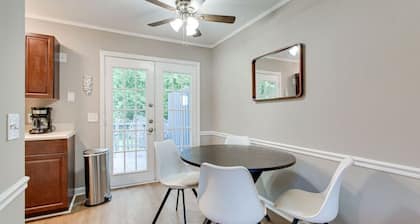 Sunset Stay: Pet-Friendly, 2bed, 1 bath