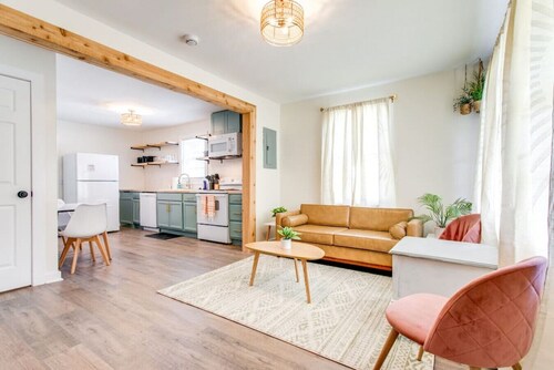 Boho Boro 2BR · Minutes from MTSU · Clean & Simple