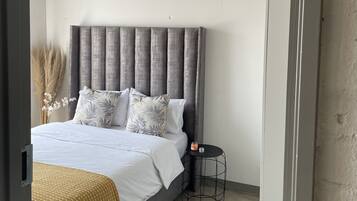 Apartment, 2 Bedrooms, Accessible, City View | 2 bedrooms, soundproofing