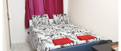 1 bedroom, iron/ironing board, WiFi, bed sheets