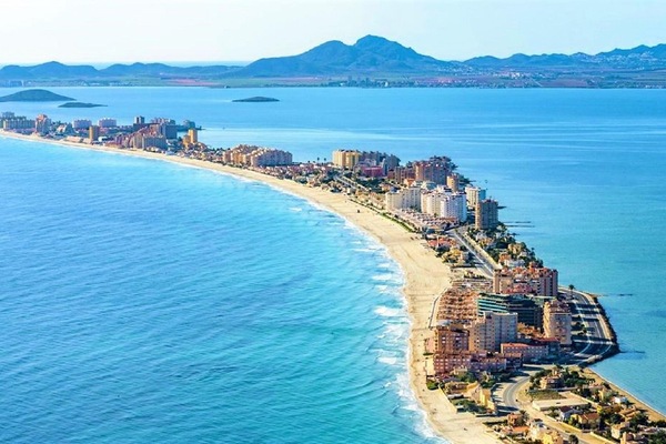 Una playa cerca