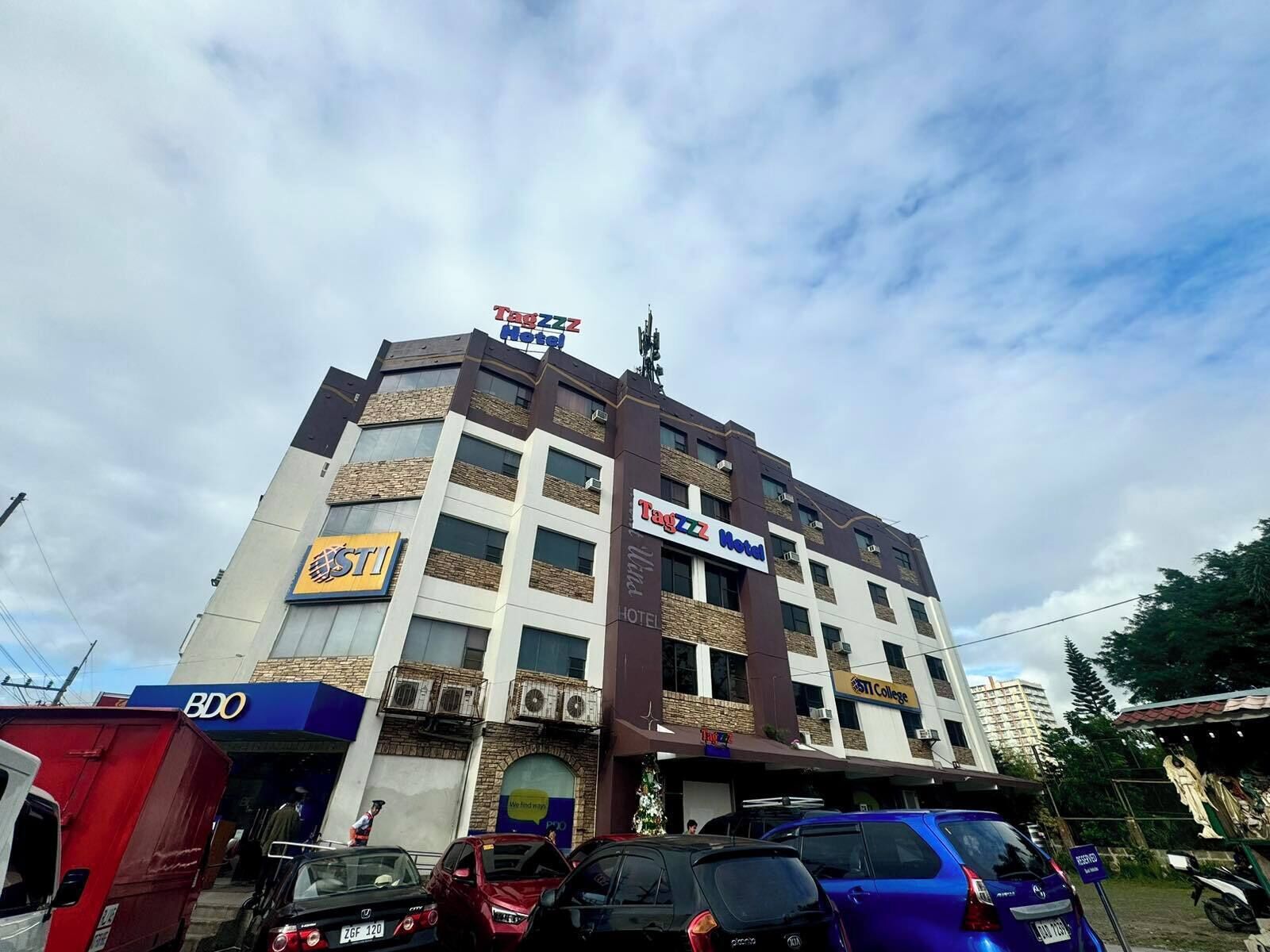 Fachada de la propiedad