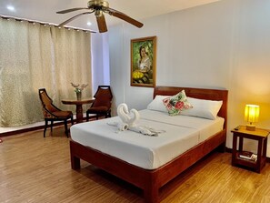 Camera Standard | 1 camera, una scrivania, Wi-Fi gratuito