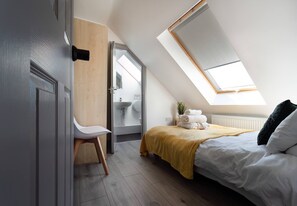 5 chambres, fer et planche à repasser, accès Internet, draps fournis