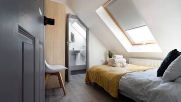 4 habitaciones, tabla de planchar con plancha, internet y ropa de cama