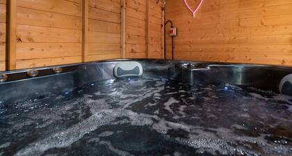 Get Away Home With Hot Tub Sleeps 4