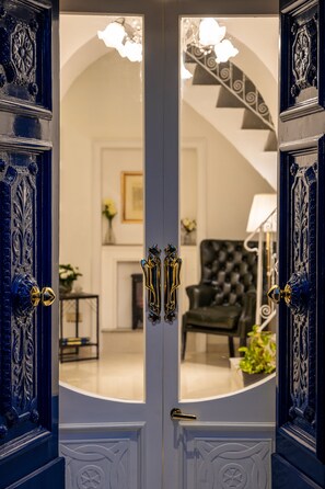 Zimmer, 1 Schlafzimmer, Balkon, Stadtblick | Eingangsbereich