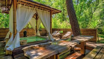 Outdoor spabad