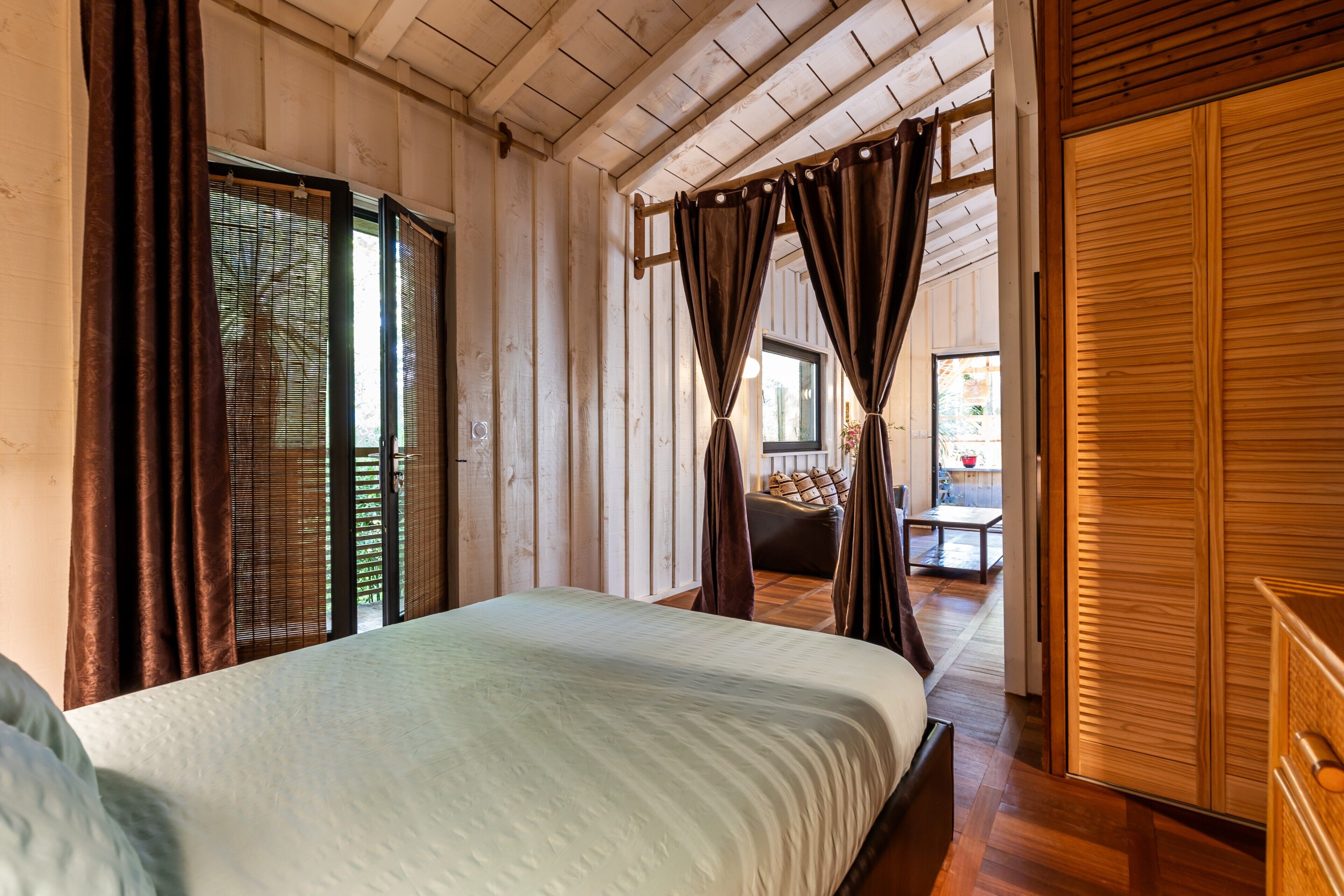 1 quarto, Wi-Fi de cortesia, roupa de cama