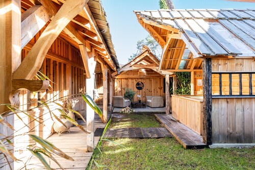 Villa "Bayani" avec terrasse privée, bain à remous privé et Wi-Fi