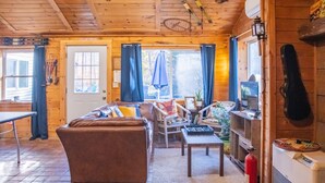 Ferienhaus, 5 Schlafzimmer, Terrasse, Gartenblick | Innenbereich