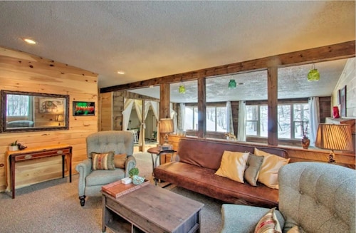 Autumn Leaves, Winter Skis & Board Games: A North