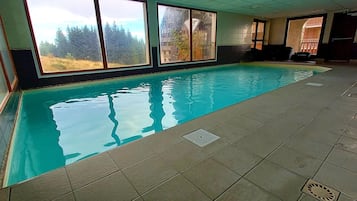 Indendørs pool, opvarmet pool